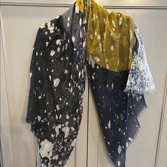 Michael stars multi colored /Patterned Scarf - Picture 1 of 6